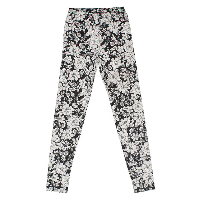 Basic Leggings GAP für Mädchen aus elastischem Strick\n\n Diese GAP Mädchen-Leggings sind ein Must-have für jeden Tag. Sie bestehen aus weichem, dehnbarem Stoff und bieten Komfort und Bewegungsfreiheit. Perfekt zum Kombinieren mit T-Shirts, Sweatshirts oder Kleidern.\n\n Details:\n Schmaler Schnitt im Leggings-Stil.\n Weicher, dehnbarer Strickstoff.\n Elastischer Bund für mehr Komfort.\n Erhältlich in schlichten und bedruckten Designs.\n Von außen ist kein Logo sichtbar.\n\n Vielseitige und bequeme Leggings für Mädchen, perfekt für jeden Anlass, von der Schule bis zur Freizeit.\n Komposition: 96% Baumwolle, 4% Elasthan\n Pflege:\nMit ähnlichen Farben kalt in der Maschine waschen.\n Bei niedriger Temperatur trocknen.\n Bei Bedarf bei mittlerer Temperatur bügeln.