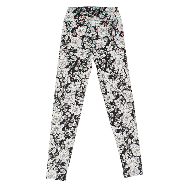 Basic Leggings GAP für Mädchen aus elastischem Strick\n\n Diese GAP Mädchen-Leggings sind ein Must-have für jeden Tag. Sie bestehen aus weichem, dehnbarem Stoff und bieten Komfort und Bewegungsfreiheit. Perfekt zum Kombinieren mit T-Shirts, Sweatshirts oder Kleidern.\n\n Details:\n Schmaler Schnitt im Leggings-Stil.\n Weicher, dehnbarer Strickstoff.\n Elastischer Bund für mehr Komfort.\n Erhältlich in schlichten und bedruckten Designs.\n Von außen ist kein Logo sichtbar.\n\n Vielseitige und bequeme Leggings für Mädchen, perfekt für jeden Anlass, von der Schule bis zur Freizeit.\n Komposition: 96% Baumwolle, 4% Elasthan\n Pflege:\nMit ähnlichen Farben kalt in der Maschine waschen.\n Bei niedriger Temperatur trocknen.\n Bei Bedarf bei mittlerer Temperatur bügeln.
