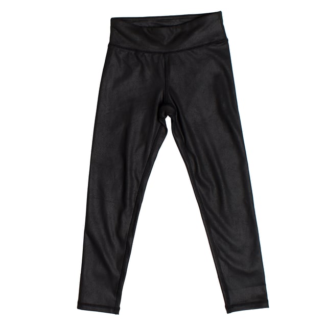 Kunstleder-Leggings GAP für Mädchen mit elastischem Bund\n\n Diese Leggings in Lederoptik für Mädchen von GAP vereinen modernen Style mit dem Komfort eines leichten, dehnbaren Kleidungsstücks. Die Kunstlederoptik verleiht der Leggings einen edlen Touch, während der elastische Bund für perfekten Sitz und einfaches Anziehen sorgt. Ideal für vielseitige Looks von lässig bis elegant.\n\n Details:\n Enger Schnitt im Leggings-Stil.\n Weicher und flexibler Stoff in Lederoptik.\n Elastischer Bund für mehr Komfort.\n Glattes und elegantes Finish.\n Vielseitiges Design für verschiedene Anlässe.\n\n Leggings in Lederoptik für Mädchen, perfekt zum Kombinieren mit T-Shirts, Sweatshirts oder Blusen, für Stil und Komfort zu jeder Jahreszeit.\n Komposition: 77 % Polyester, 23 % Elasthan\n Pflege:\nMit ähnlichen Farben kalt in der Maschine waschen.\n Bei niedriger Temperatur trocknen.\n Bei Bedarf bei mittlerer Temperatur bügeln.