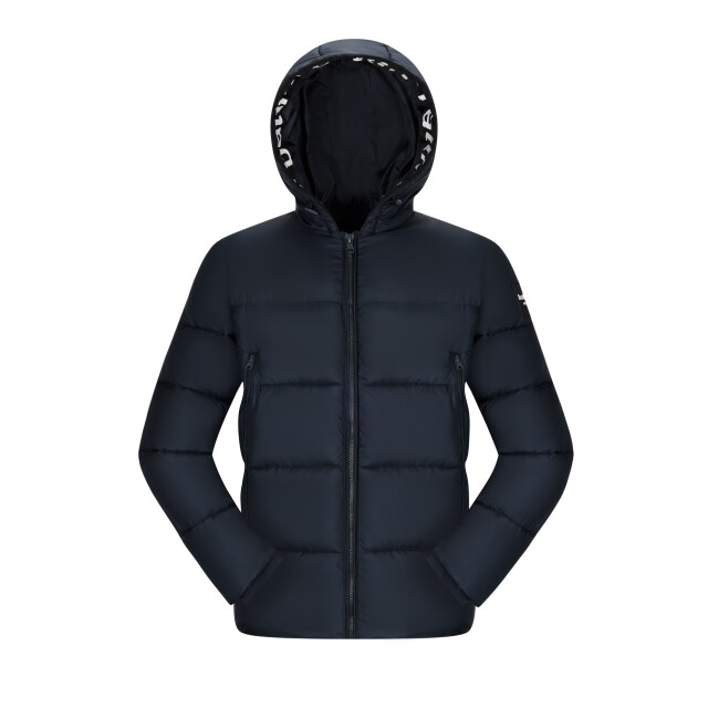Heren winterjas van het merk Ballin Est. 2013. de jas is gemaakt van hoogwaardig polyester, en heeft een normale pasvorm. De jas is voorzien van een up- en down zipper, makkelijk voor op de fiets, brommer of scooter.  Modelnaam: Jacket CalvinCategorie: heren jasMaterialen: polyesterKleur: navy blauw