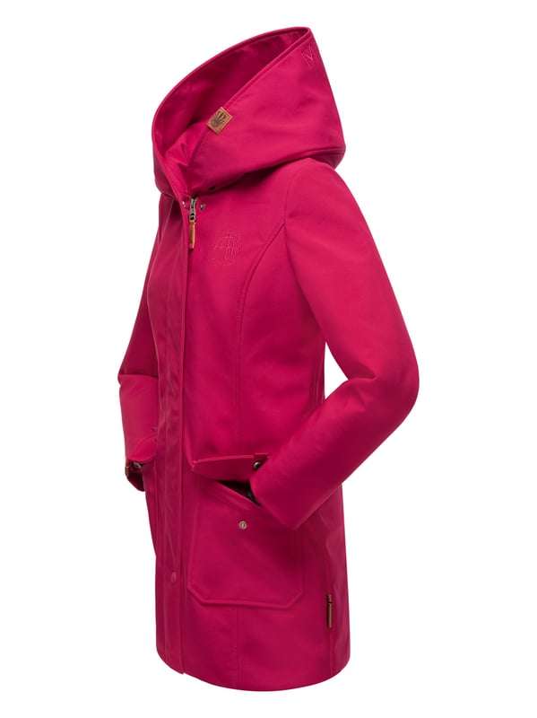 Marikoo chaqueta softshell mujer – Mayleen impermeable con capucha La chaqueta softshell Mayleen de Marikoo combina diseño moderno y funcionalidad. Confeccionada en tejido resistente al agua, protege del viento y la lluvia ligera. El cuello alto y la tapeta adicional con botones ofrecen mayor comodidad. Incluye bolsillos frontales con solapa, bolsillo interior con apertura para cables y detalles de logotipo discretos. Con corte entallado, bordado en la capucha y apliques de piel sintética, esta chaqueta es elegante y práctica – perfecta para el día a día.