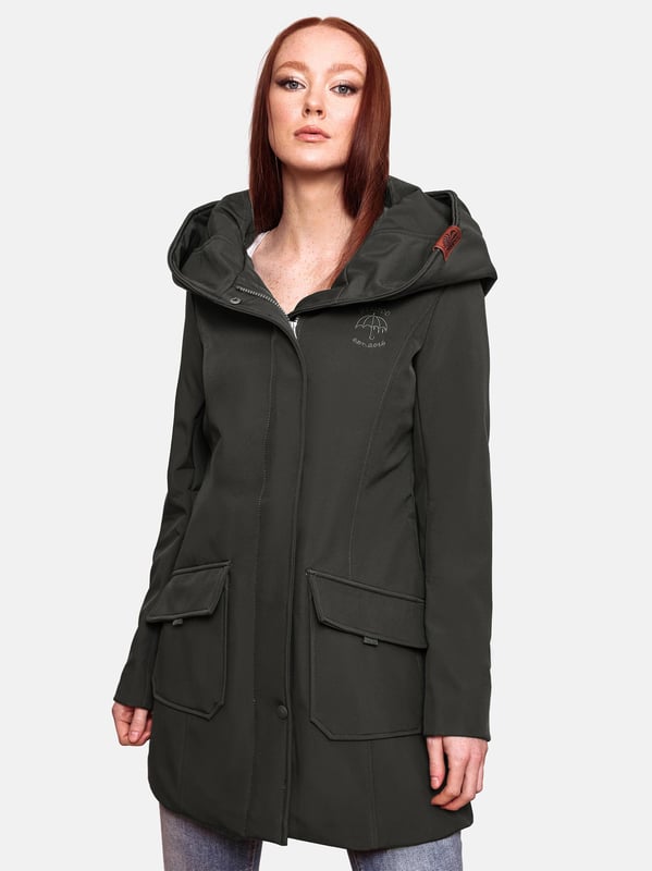 Marikoo chaqueta softshell mujer – Mayleen impermeable con capucha La chaqueta softshell Mayleen de Marikoo combina diseño moderno y funcionalidad. Confeccionada en tejido resistente al agua, protege del viento y la lluvia ligera. El cuello alto y la tapeta adicional con botones ofrecen mayor comodidad. Incluye bolsillos frontales con solapa, bolsillo interior con apertura para cables y detalles de logotipo discretos. Con corte entallado, bordado en la capucha y apliques de piel sintética, esta chaqueta es elegante y práctica – perfecta para el día a día.
