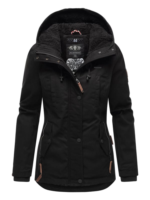 Diese Damen Winterjacke von Marikoo überzeugt mit Wärme, Komfort und edlen Details. Innen ist der obere Bereich sowie die Kapuze komplett mit kuscheligem Teddyfell gefüttert – ideal für kalte Wintertage. Das hochwertige Baumwoll-Obermaterial, die leicht taillierte Passform und die längere Rückenpartie bieten optimalen Schutz und angenehmen Tragekomfort. Zwei Reißverschlusstaschen mit Fleecefutter, eine praktische Innentasche und eine Knopfleiste mit Windschutz runden das Design ab. Perfekte Länge, die Becken und Po zuverlässig bedeckt.
Material: Oberstoff 100% Baumwolle; Futter/Wattierung 100% Polyester.