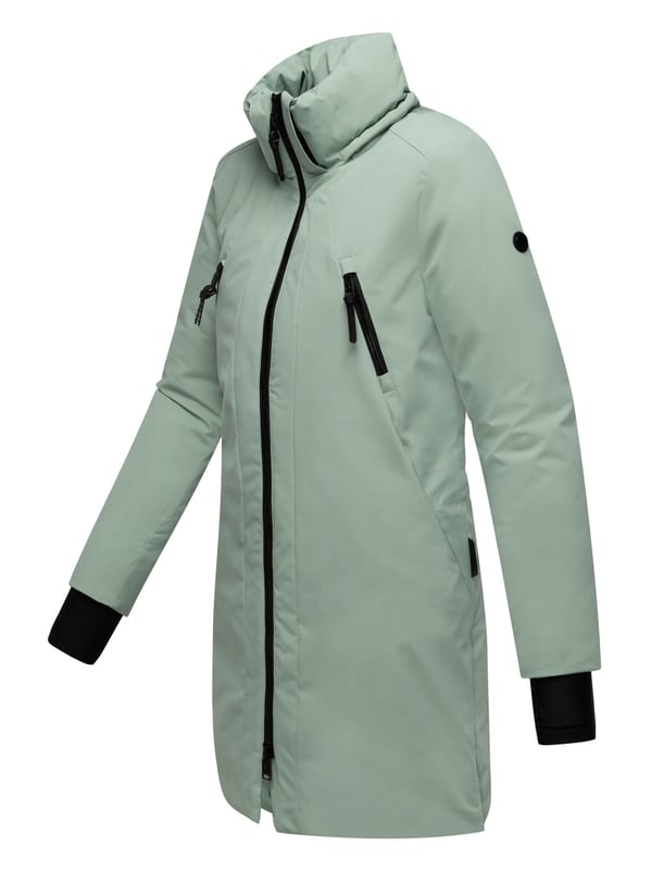 Der Damenparka Winterzart von Navahoo bietet maximalen Schutz und hohen Komfort an eisigen Tagen. Mit einer Wassersäule von 5.000 mm ist er wind- und wasserabweisend, während die warme Wattierung und Fleecefutter im Rücken- und Seitenbereich für ein wohliges Tragegefühl sorgen. Eine abnehmbare Kapuze mit langen Kordelzügen, verstellbares Taillenbündchen, Daumenschlitze sowie seitliche Belüftungsschlitze machen diesen Parka besonders funktional. Praktische Taschenlösungen innen und außen bieten Platz für alle Essentials. In 10 Farben und Größen S–6XL erhältlich – der ideale Mix aus Komfort, Funktionalität und urbanem Style.