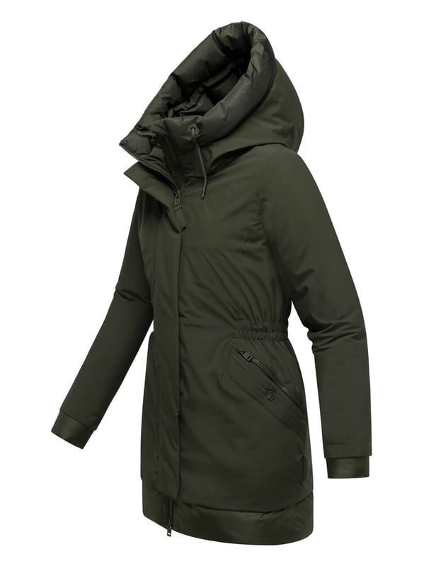 Der Winterparka Winterprinzessin von Navahoo verbindet urbanen Chic mit funktionaler Wärme. Die gesteppte Innenseite und der hochschließende Kragen schützen zuverlässig vor Kälte, während die fest integrierte Kapuze mit Kordelzug zusätzlichen Komfort bietet. Praktische Taschenlösungen – darunter warme Eingrifftaschen, Reißverschlusstaschen außen und innen – bieten viel Stauraum. Ein elastischer Taillenbund sorgt für eine feminine Silhouette, während die wabenartige Struktur an Kapuzenrand, Saum und Ärmeln stilvolle Akzente setzt. In 6 Farben und Größen S–3XL erhältlich.