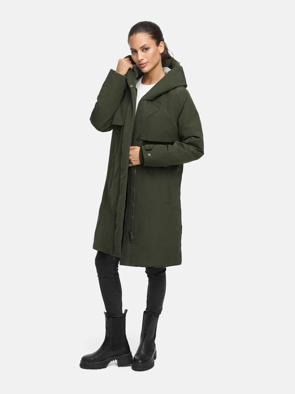 Der Wintermantel Domingaa von Navahoo vereint urbanen Stil mit funktionalen Details. Die warme Wattierung und das weiche Fleecefutter im Inneren sorgen für hohen Tragekomfort an kalten Tagen. Der lange Schnitt schützt zuverlässig vor Wind und Kälte, während die verdeckte Magnetverschlussleiste einen modernen Look verleiht. Praktische Taschen und markentypische Details runden das Design ab. Erhältlich in 9 Farben und Größen XS–3XL.