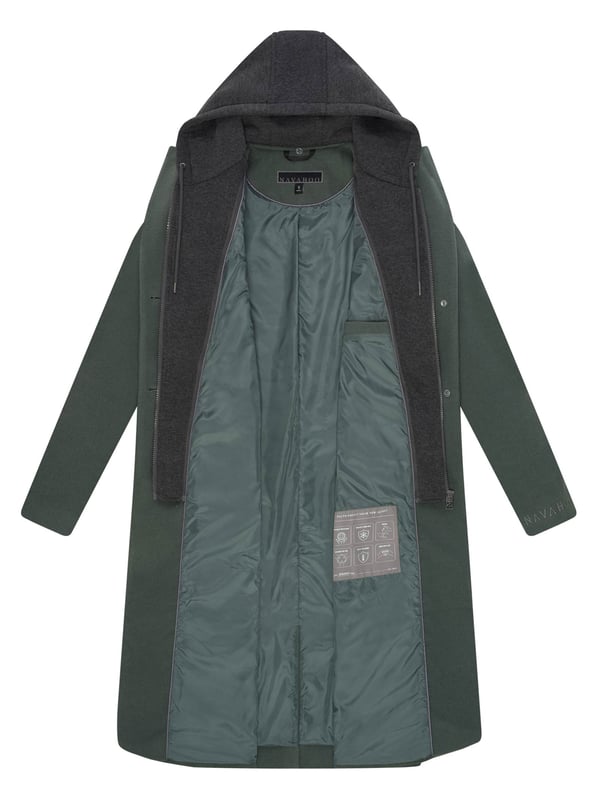 Der Übergangsmantel Kekstraum von Navahoo vereint elegantes Design mit sportiver Lässigkeit. Das Besondere: ein abnehmbares Innenteil mit Sweat-Kapuze für flexible Styling-Optionen. Hochwertige Materialien, stilvoller Knopfverschluss und feines Obermaterial sorgen für Tragekomfort und einen modernen Look. Zwei Fleece-gefütterte Eingrifftaschen und eine praktische Innentasche bieten Stauraum. Ideal für Frühling und Herbst – in 8 Farben und Größen S–3XL erhältlich.