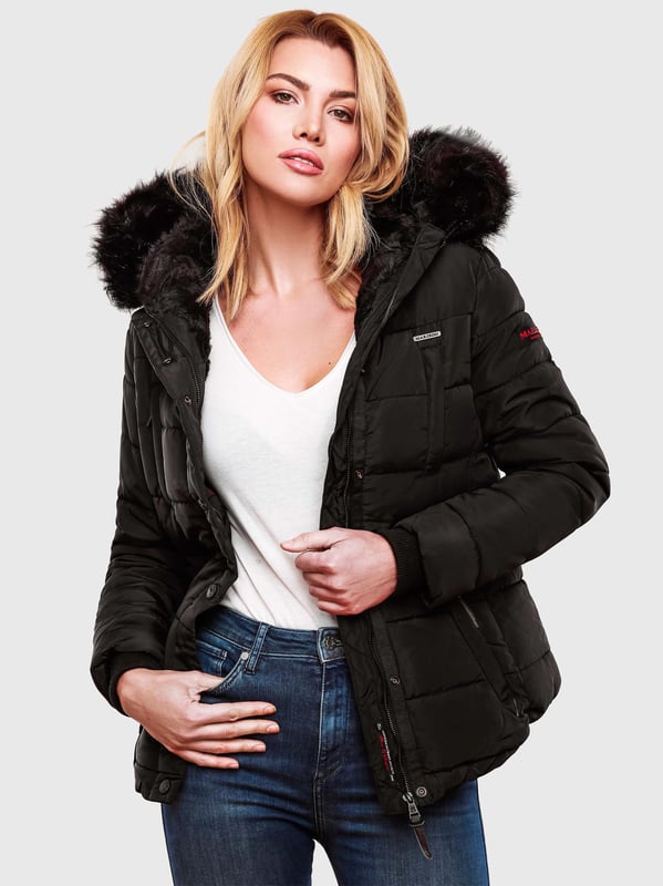 Die Marikoo Winterjacke Lotusblüte überzeugt mit Funktionalität und luxuriösem Design. Das warme Teddyfell im oberen Innenbereich, der kuschelige Kunstfellkragen (abnehmbar) und das wasserabweisende Obermaterial machen sie zum idealen Begleiter für kalte Wintertage. Praktische Details wie zwei Reißverschluss-Brusttaschen, zwei fleecegefütterte Außentaschen und eine Innentasche mit Kopfhörerausgang bieten viel Komfort. Mit hochwertiger Steppoptik, eleganten Kunstlederdetails, abnehmbaren Zipper-Pullern und leicht tailliertem Schnitt ist die Jacke sowohl stilvoll als auch funktional.
Material: Oberstoff/Futter/Wattierung 100% Polyester; Kunstfell 90% Polyacryl, 10% Polyester.