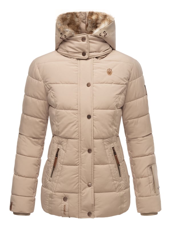 Die Marikoo Damen Winterjacke Nekoo überzeugt durch Funktionalität und edle Details. Das kuschelige Kunstfell in Kapuze und Innenbereich sorgt für angenehme Wärme, während der hoch schließende Kragen optimal vor Wind und Kälte schützt. Die Kapuze ist vielseitig: komplett abnehmbar oder per Reißverschluss nach hinten auf die Schultern zu legen. Zwei Reißverschlusstaschen mit Fleecefutter, eine Innentasche mit Kopfhörerausgang und hochwertige Kunstleder-Zipper machen die Jacke besonders praktisch. Mit perfekter Länge, tailliertem Schnitt und Rippbündchen bleibt sie warm, bequem und stilvoll.
Material: Oberstoff/Futter/Wattierung 100% Polyester; Kunstfell 90% Polyacryl, 10% Polyester.