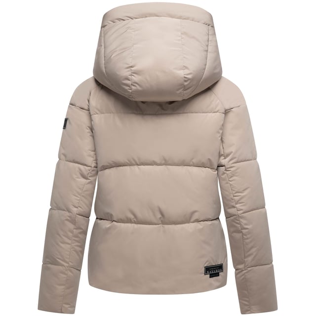 Die Damenjacke Frostherz XIV von Navahoo kombiniert modische Steppoptik mit hoher Funktionalität – ideal für kalte Tage in Stadt und Freizeit. Der hochschließende Kragen, die abnehmbare Kapuze und gefütterte Taschen schützen zuverlässig vor Wind und Kälte. Mit praktischen Außen- und Innentaschen, leichtem Gewicht und optimaler Länge ist sie ein vielseitiger Begleiter für Alltag und Outdoor-Aktivitäten. Erhältlich in 11 Farben und Größen XS–XXL.