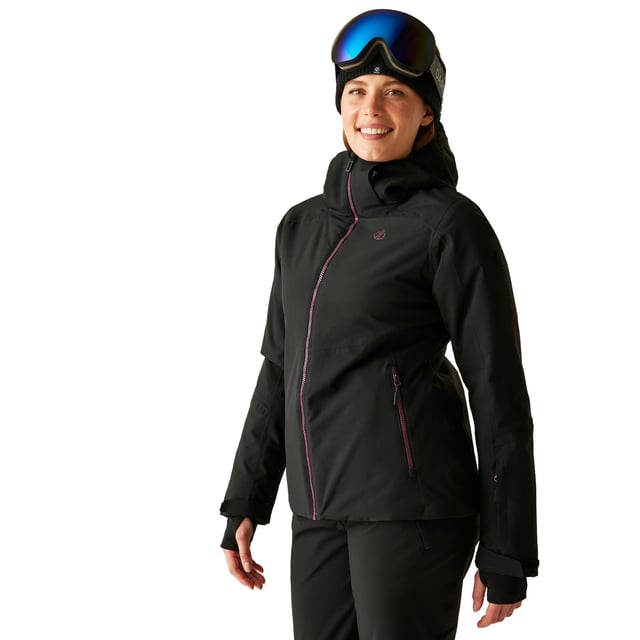 100% Recyceltes Polyester. Gewebe: Stretch. Design: bedruckt. Gewebetechnik: ARED 30/30, Atmungsaktiv, Dauerhaft wasserabweisende Oberfläche, Ohne PFC (per- und polyfluorierte Chemikalien), PFOA-frei, PFOS Frei, Wasserfest, winddicht. Bündchen: anpassbar, Stretch innen. Saum mit Gel für guten Halt, Sehr warm, Integrierter Schneefang, Wattiert, Versiegelte Nähte, Uneingeschränkte Bewegung. Mit Kapuze. Langärmlig. Taschenart: Tasche für Skipass, Zwei Seitentaschen, Reißverschluss. Durchgehender Reißverschluss. Saum: anpassbar. 32 DE: 76,2 cm. 34 DE: 81,28 cm. 36 DE: 86,36 cm. 38 DE: 90,17 cm. 40 DE: 96,52 cm. 46 DE: 114,3 cm. 44 DE: 109 cm. 42 DE: 102 cm.