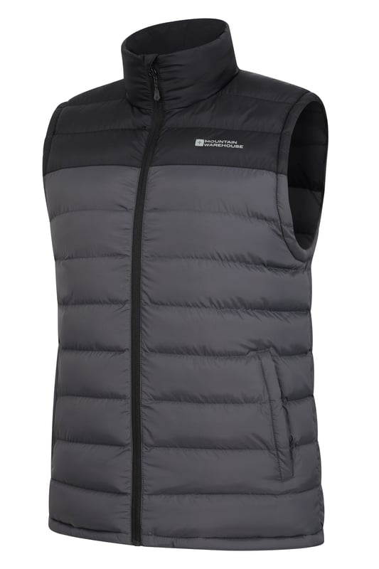 Stay warm and protected in the colder months with the Seasons Mens Padded Gilet. It made of light and water-resistant fabric with two front pockets for easy storage, when you're out and about.

Fabric composition - the shell is made of 100% nylon and the lining of 100% polyester
Water-resistant - treated with durable water repellent to make the fabric water-resistant
Warm - lightweight microfiber filler for better insulation
Practical - two front pockets (Ref: 053056)