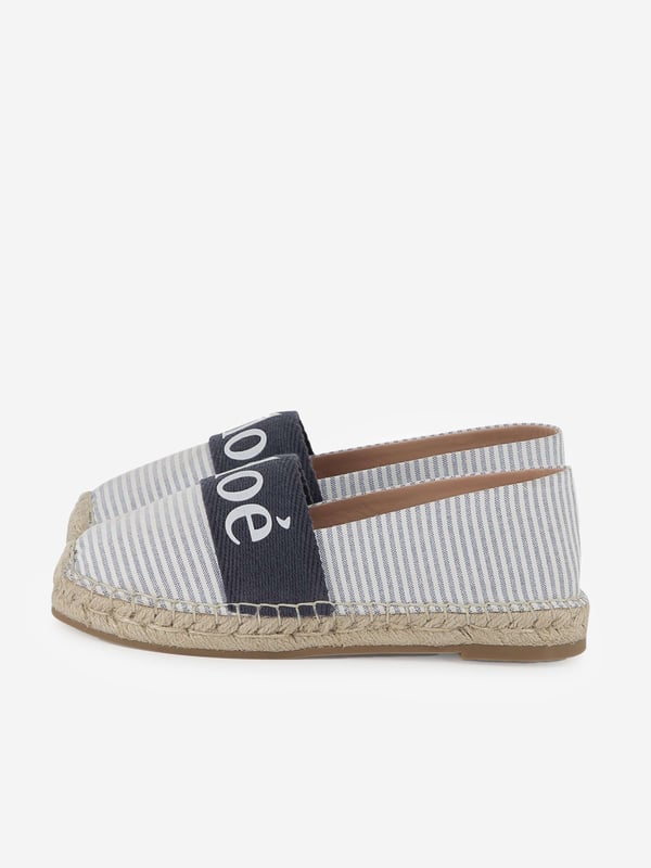 Chloé's Parisian aesthetic explores a modern Bohemian outlook. These girls blue and white espadrilles are reflective of the French luxury label's high quality construction and precision of beauty. Made in an immaculate textile design via sheep leather lining, rope soles, and a Chloé branded illustration on the top. She will be obsessed.

Mini Me
Mineral Tanning
Sold in a Chloe Shoe Box
100% Textile