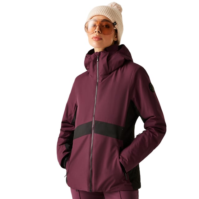 100% recyceltes Polyester. Design: Bedruckt. Stofftechnologie: Abriebfest, ARED 15/15, Atmungsaktiv, Langlebig, PFC-frei, PFOA-frei, PFOS-frei, Wasserabweisend, Wasserdicht. Bündchen: Verstellbar, Innen-Stretch. Brillenlinsen-Reinigungstuch, Hohe Wärme, Integrierter Schneefang, Gepolstert, Versteppte Nähte. Ausschnitt: Mit Kapuze. Ärmeltype: Langärmlig. Kapuzeneigenschaften: Verstellbare, Abnehmbare Kapuze. Taschen: Skipass-Tasche, 1 Innentasche, Stautasche, 2 Seitentaschen, Mit Reißverschluss. Verschluss: Durchgehender Reißverschluss. Saum: Verstellbar, Shockcord-Saum. 8 UK: 32 Zoll. 10 UK: 34 Zoll. 12 UK: 36 Zoll. 14 UK: 38 Zoll. 18 UK: 43 Zoll. 16 UK: 40 Zoll.