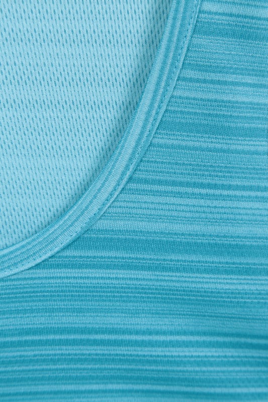 The Endurance Striped Vest can be worn in the gym, to do yoga or as holiday wear. It's made of polyester with quick wicking properties to ensure you stay comfortable and fresh. (Ref: 030287)
