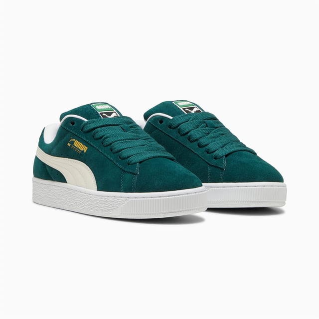 Sneakers met een bovenwerk van eersteklas suède voor een gestroomlijnde en stijlvolle look. Het PUMA-logo met reliëf en foliedruk op het achterpaneel voegt een vleugje verfijning toe. Afgewerkt met een duurzame rubberen zool voor betrouwbare tractie en comfort.