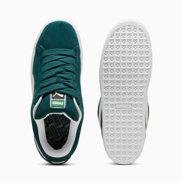 Sneakers met een bovenwerk van eersteklas suède voor een gestroomlijnde en stijlvolle look. Het PUMA-logo met reliëf en foliedruk op het achterpaneel voegt een vleugje verfijning toe. Afgewerkt met een duurzame rubberen zool voor betrouwbare tractie en comfort.