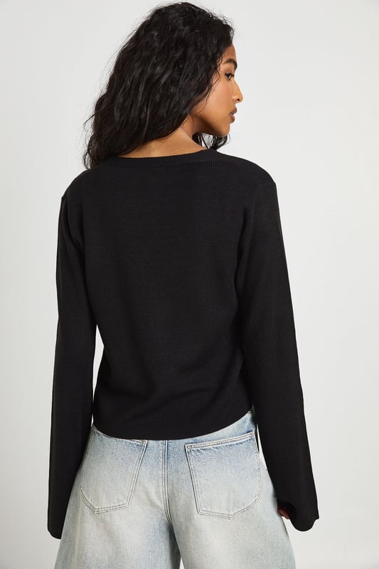 Nail new season knitwear in the jumpers and cardigans that are cosy yet coolGo back to nature with your knits this season and add animal motifs to your must-haves. When you're not wrapping up in woodland warmers, nod to chunky Nordic knits and polo neck jumpers in peppered marl for your laidback layering pieces. Bejewelled basics and standout sequin sweaters transform your knitwear for nights out.