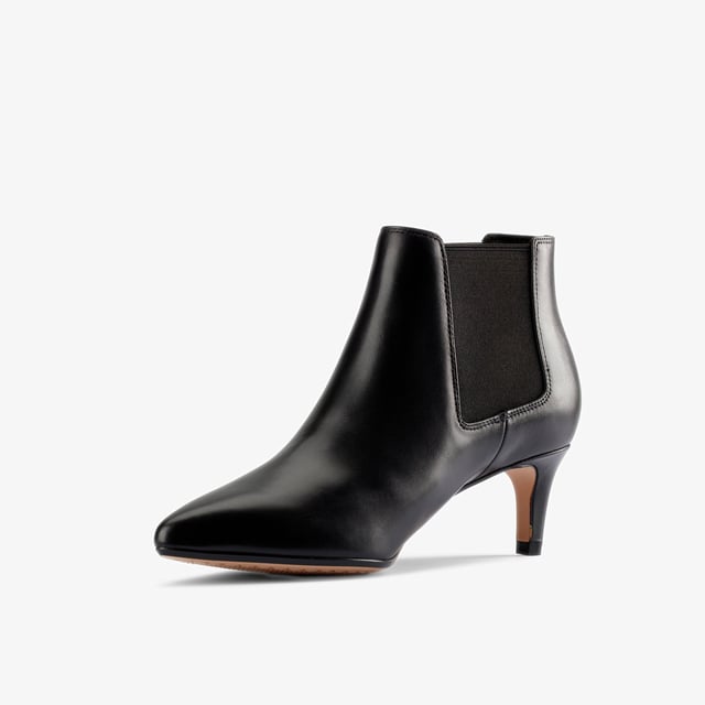 A fresh take on the elegant Laina silhouette, these chic ankle boots in black leather make the perfect wardrobe addition. A breathable leather sock and Cushion Plus™ technology offer freshness and comfort in every step, whilst the 5.5cm kitten heel makes this the perfect style to take you from day to night.