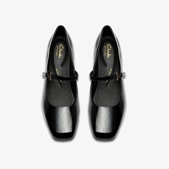 Keeping things classic is always a good idea – what better way to forever be in fashion? Our Seren 30 Buckle Mary Jane shoe is the perfect example with its timeless leather profile, block heel and feminine strap. Matching the dress-code of any smart event while keeping you oh-so comfortable, it’s complete with a Cushion Luxe sock to make sure that every step feels just as good as it looks.