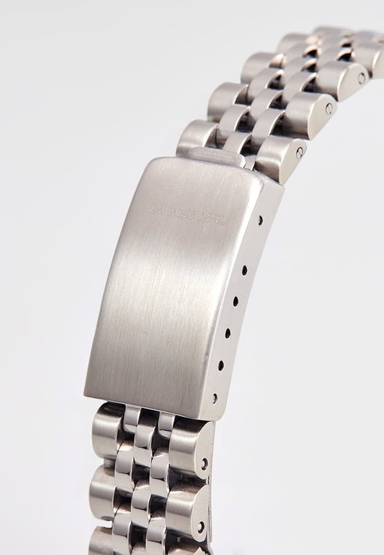 Quarzwerk (hohe Präzision)                      30 mm Edelstahlgehäuse                                   Edelstahllünette  Dunkelblaue Sonnenschliff-Zifferblatt                                                                Edelstahlkrone / Edelstahlgehäuseboden                               Hochbeständiges Mineralglas                           Edelstahlband mit Edelstahl-Faltschließe         Wasserdicht bis 5 ATM