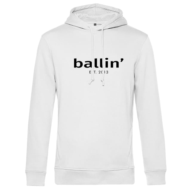 Heren Hoodie van het merk Ballin Est. 2013. De hoodies van Ballin Est. 2013 zijn gemaakt van 80% biologisch katoen en 20% gerecycled polyester, en hebben een normale pasvorm. Het zachte katoen zorgt voor een heerlijk draagcomfort.  Modelnaam: Basic HoodieCategorie: heren hoodieMaterialen: biologisch katoen, gerecycled polyesterKleur: wit