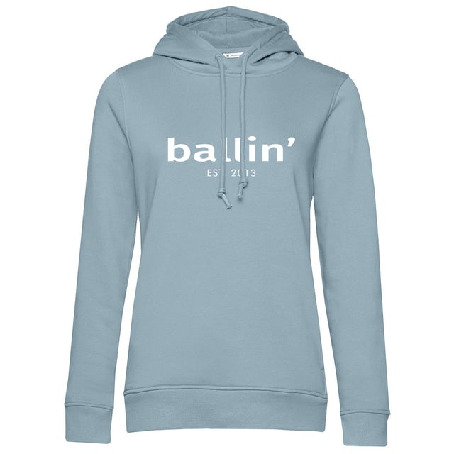 Dames hoodie van het merk Ballin Est. 2013. De hoodies van Ballin Est. 2013 zijn gemaakt van 80% biologisch katoen en 20% gerecycled polyester katoen, en hebben een normale pasvorm. Het zachte katoen zorgt voor een heerlijk draagcomfort.  Modelnaam: Wmn HoodieCategorie: dames hoodieMaterialen: biologisch katoen, gerecycled polyesterKleur: lichtblauw