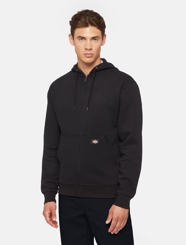 Unsere bequeme Fleecejacke mit Reißverschluss bietet dir extra Wärme, während du draußen arbeitest. Sie wurde für den täglichen Gebrauch entwickelt und hat eine Bauchtasche zum Verstauen der wichtigsten Dinge.