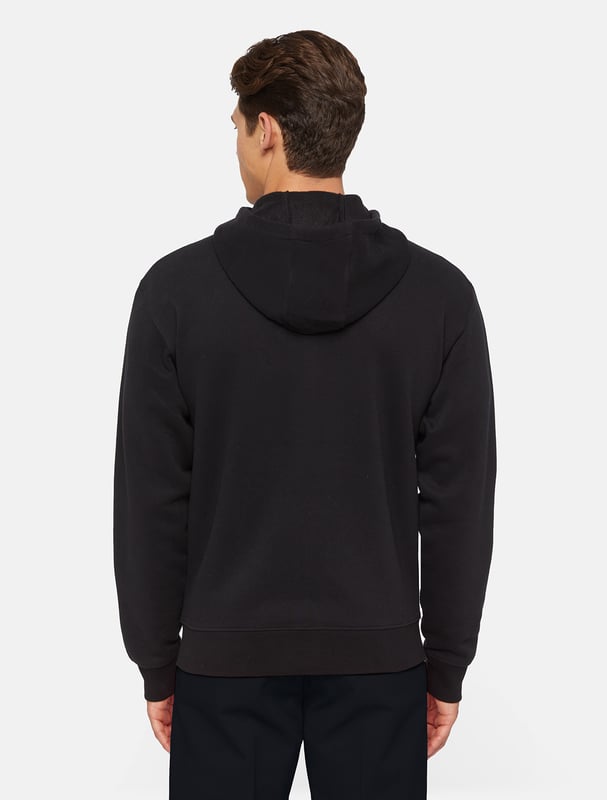 Unsere bequeme Fleecejacke mit Reißverschluss bietet dir extra Wärme, während du draußen arbeitest. Sie wurde für den täglichen Gebrauch entwickelt und hat eine Bauchtasche zum Verstauen der wichtigsten Dinge.