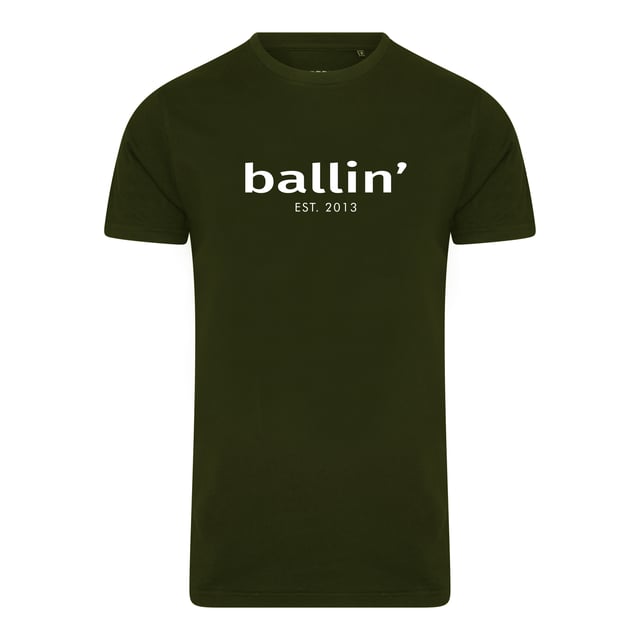 Heren t-shirt van het merk Ballin Est. 2013. Deze shirts van Ballin Est. 2013 zijn gemaakt van 100% biologisch katoen, en hebben tapered fit. Dit is een iets smallere pasvorm. Het zachte katoen zorgt voor een heerlijk draagcomfort.  Modelnaam: Tapered Fit ShirtCategorie: heren t-shirtMaterialen: biologisch katoenKleur: groen