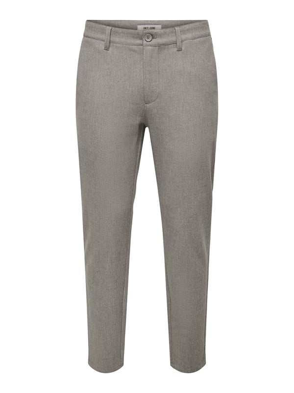 Die Only&Sons Herren-Stoffhose im Slim Fit vereint modernen Stil mit hohem Tragekomfort. Der schmale Schnitt sorgt für eine elegante, figurbetonte Passform, ideal für Business- und Freizeitlooks. Gefertigt aus hochwertigen Materialien bietet diese Hose ein angenehmes Tragegefühl und ist gleichzeitig strapazierfähig. Der Reißverschluss mit Knopfverschluss gewährleistet einen sicheren Sitz, während die praktischen Gürtelschlaufen die Möglichkeit bieten, die Hose mit einem Gürtel individuell zu ergänzen. Zwei stilvolle Gesäßtaschen verleihen der Stoffhose eine klassische Note und bieten praktischen Stauraum für kleine Essentials. Perfekt kombinierbar mit einem Hemd und Lederschuhen für formelle Anlässe oder einem T-Shirt und Sneakern für einen smart-casual Look. Ein vielseitiges Essential für den modebewussten Mann.