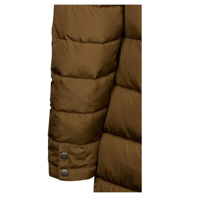 100% Polyester. Stof: Pongee. Voering: Zacht, tafzijde. Ontwerp: Logo, Quilted. Stoftechnologie: Duurzaam, Isolerend, Lichtgewicht. Halslijn: Kapitein. Mouwtype: Met lange mouwen. Gewatteerd, Ventilatieopeningen zijkant, Gestikte schotten. Kapkenmerken: Trekkoord, Gegroeid op de kap. Lengte: Lange lijn. Zakken: 2 Zijzakken. Sluiting: Ritssluiting voorkant, drukknoop, stormflap. XXS: 31 in. XS: 32 in. S: 34 in. M: 36 in. L: 38 in. XL: 40 in. XXL: 42 in. 3XL: 44 in.