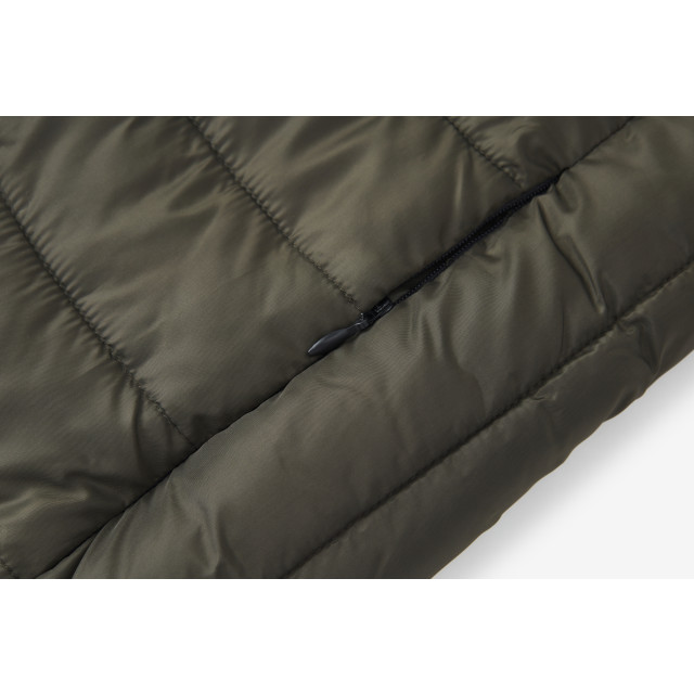 Heren winterjas van het merk Ballin Est. 2013. de jas is gemaakt van hoogwaardig polyester, en heeft een normale pasvorm.  Merk: Ballin Est. 2013Modelnaam: Jacket RalphCategorie: heren jasMaterialen: polyesterKleur: khaki groen
