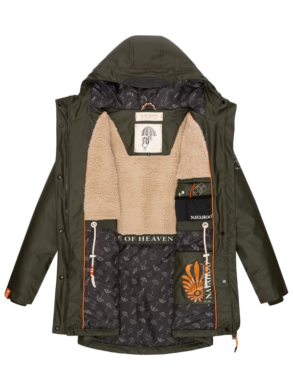 La chaqueta impermeable Rainy Forest de Navahoo combina comodidad y protección. Con costuras selladas, tejido exterior impermeable y cortaviento y forro de peluche en la parte superior, ofrece gran confort. Su corte entallado, la espalda más larga y el cordón interior ajustable garantizan una forma favorecedora. Con bolsillos impermeables, capucha grande y detalles cuidados, es ideal para actividades al aire libre. Disponible en 8 colores modernos y tallas hasta 3XL.
Material: Tejido exterior 70% poliéster, 30% poliuretano; forro & relleno 100% poliéster
