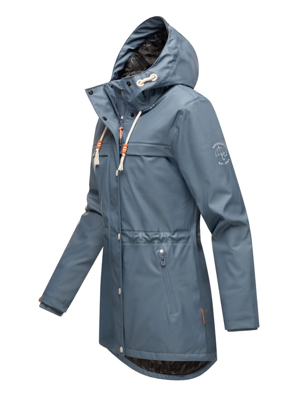 La chaqueta impermeable Rainy Forest de Navahoo combina comodidad y protección. Con costuras selladas, tejido exterior impermeable y cortaviento y forro de peluche en la parte superior, ofrece gran confort. Su corte entallado, la espalda más larga y el cordón interior ajustable garantizan una forma favorecedora. Con bolsillos impermeables, capucha grande y detalles cuidados, es ideal para actividades al aire libre. Disponible en 8 colores modernos y tallas hasta 3XL.
Material: Tejido exterior 70% poliéster, 30% poliuretano; forro & relleno 100% poliéster