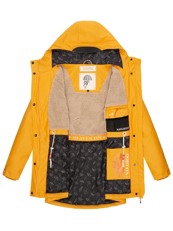 La chaqueta impermeable Rainy Forest de Navahoo combina comodidad y protección. Con costuras selladas, tejido exterior impermeable y cortaviento y forro de peluche en la parte superior, ofrece gran confort. Su corte entallado, la espalda más larga y el cordón interior ajustable garantizan una forma favorecedora. Con bolsillos impermeables, capucha grande y detalles cuidados, es ideal para actividades al aire libre. Disponible en 8 colores modernos y tallas hasta 3XL.
Material: Tejido exterior 70% poliéster, 30% poliuretano; forro & relleno 100% poliéster