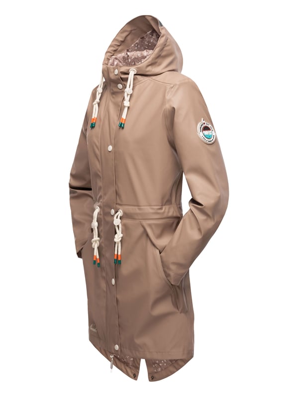 Navahoo abrigo impermeable para mujer Tropical Stormoo – Elegante & Resistente al Agua El abrigo impermeable Tropical Stormoo de Navahoo combina estilo y protección. Con tejido exterior impermeable y costuras selladas, es 100% resistente al viento y la lluvia. Su forro ligero con diseño, capucha amplia con cordón y cordón interior en la cintura garantizan comodidad y ajuste perfecto. Disponible en 7 colores intensos y tallas XS–XXL.
Material: Exterior 70% poliéster, 30% poliuretano; forro & relleno 100% poliéster