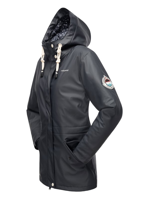 Navahoo abrigo impermeable para mujer Oceans Heart – Elegante & Funcional El abrigo impermeable Oceans Heart de Navahoo ofrece estilo y comodidad. Con costuras selladas, es totalmente resistente al viento y al agua. El forro de peluche en la parte superior y la tela sedosa en la inferior brindan confort. Su cuello alto, la capucha amplia con cordón y los bolsillos prácticos aportan funcionalidad. Con corte entallado, cremallera bidireccional y longitud perfecta, es ideal para los días de lluvia.
Material: Tejido exterior 70% poliéster, 30% poliuretano; forro & relleno 100% poliéster