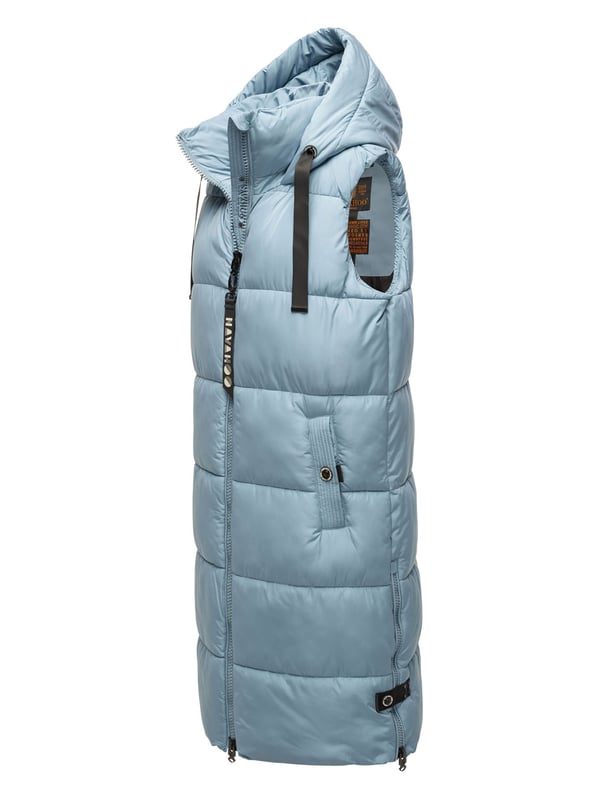 Die lange Damen Steppweste Schnuffelchen von Navahoo kombiniert Funktionalität und modisches Design. Mit weichem Fleecefutter, wasserabweisendem Obermaterial und wärmender Wattierung ist sie ideal für Frühjahr und Herbst. Die Länge bis zu den Knien und der gerade Schnitt ermöglichen das Tragen auch über dickeren Pullovern. Eine große, verstellbare Kapuze mit breitem Kordelzug sowie praktische Taschen runden das Design ab. Seitliche Gehschlitze mit Reißverschluss sorgen für Bewegungsfreiheit. Perfekte Passform, hohe Qualität und modernes Steppdesign.
Material: Oberstoff, Futter & Wattierung 100% Polyester