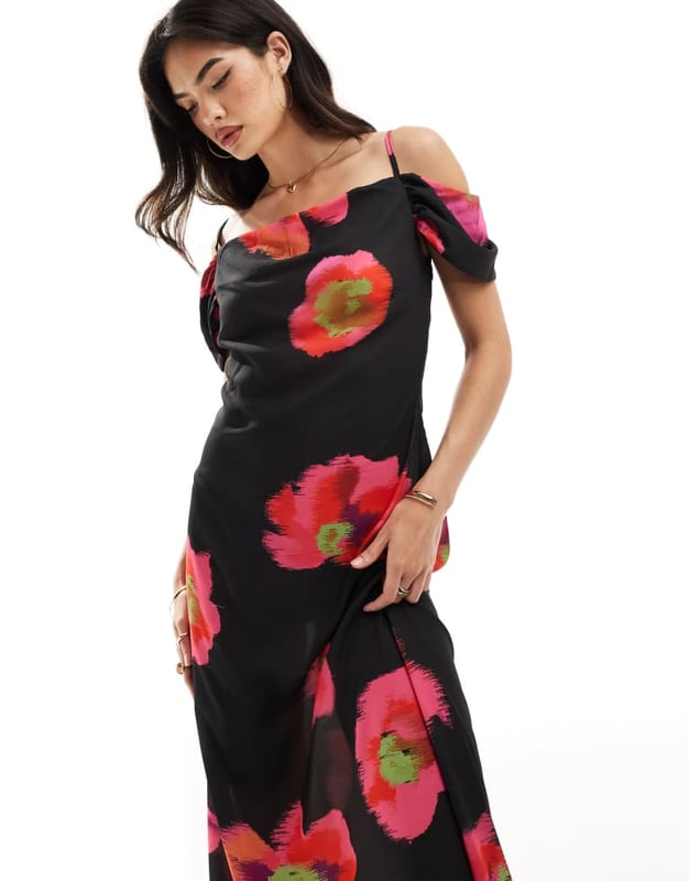 Vero Moda – Svart och röd blommig maxiklänning med bara axlar