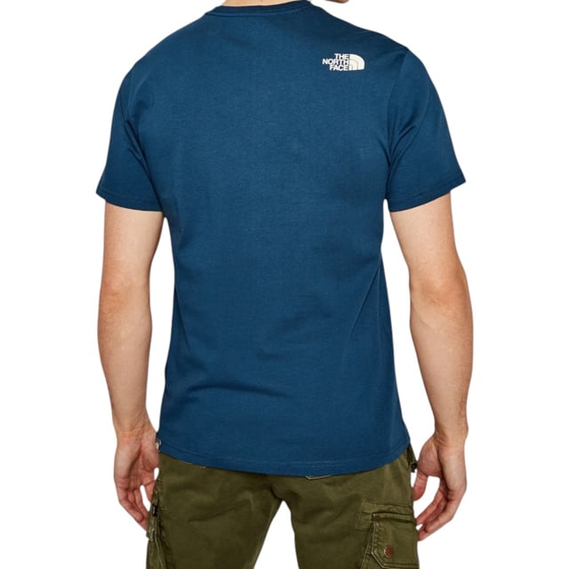 The North Face Woodcut Dome Men's T-Shirts are simple and easy to fuse in any fashion. Whether it be outdoors or indoors, it's subtle style fits for any casual occasion.