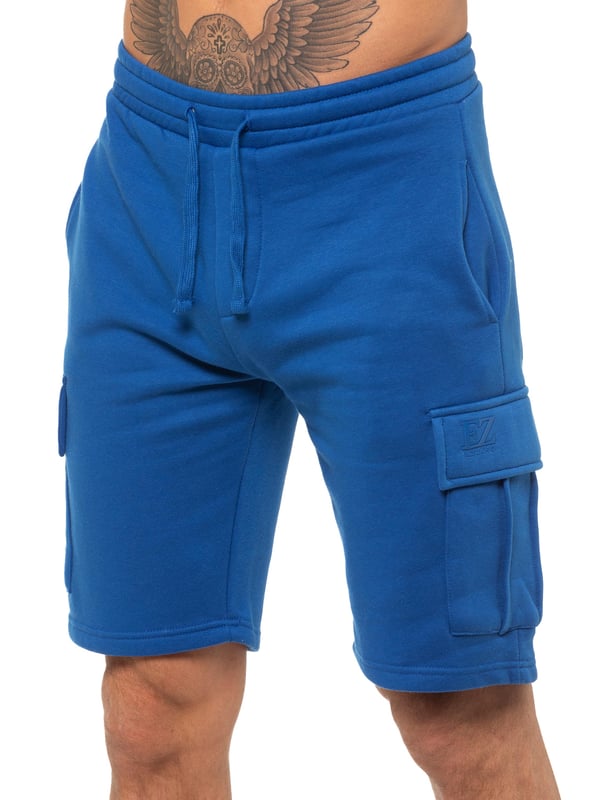 Enzo Pantalones cortos cargo para hombre. Cuenta con 2 bolsillos de carga y 2 bolsillos laterales. Logotipo de EZ en el bolsillo. Cintura elástica con dibujo ajustable.