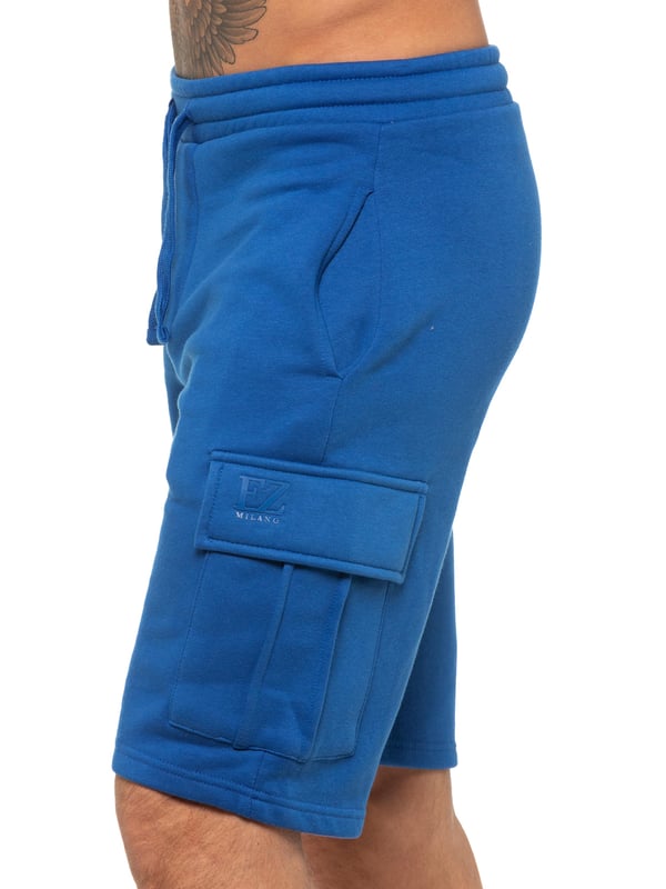 Enzo Pantalones cortos cargo para hombre. Cuenta con 2 bolsillos de carga y 2 bolsillos laterales. Logotipo de EZ en el bolsillo. Cintura elástica con dibujo ajustable.