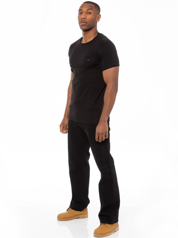 Capture the season’s most relaxed trend with straight fit men’s regular jeans crafted in cotton blend denim. This easy to wear designer style is cut the same width from the thigh through to the ankle and will suit almost every body shape. The multi-pocketed design is detailed with Enzo jeans branded metal buttons and studs; these men’s designer jeans come complete with an Enzo jeans belt to finish the look.