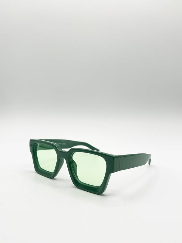 Frame Colour: Mint Green
lens Colour: Mint Green
Material: AC Lens PC Frame
One Size
SKU: SG2500117
UV 400 PROTECTION 
LENS FILTER CATEGORY 2