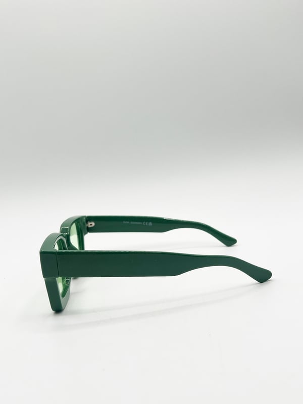 Frame Colour: Mint Green
lens Colour: Mint Green
Material: AC Lens PC Frame
One Size
SKU: SG2500117
UV 400 PROTECTION 
LENS FILTER CATEGORY 2