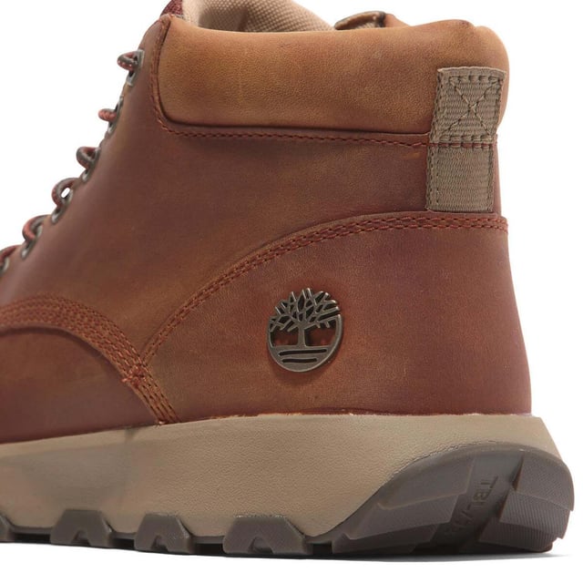 Timberland Windsor Park Mid Lace-Up Boots in orange.- Upper made with waterproof Premium Timberland® Leather.- Lace-up style.- GORE-TEX bootie construction.- EVA footbed.- ReBOTL™ fabric lining containing 50% recycled PET plastic.- Rubber outsole.- Ref: A69MNEJD1