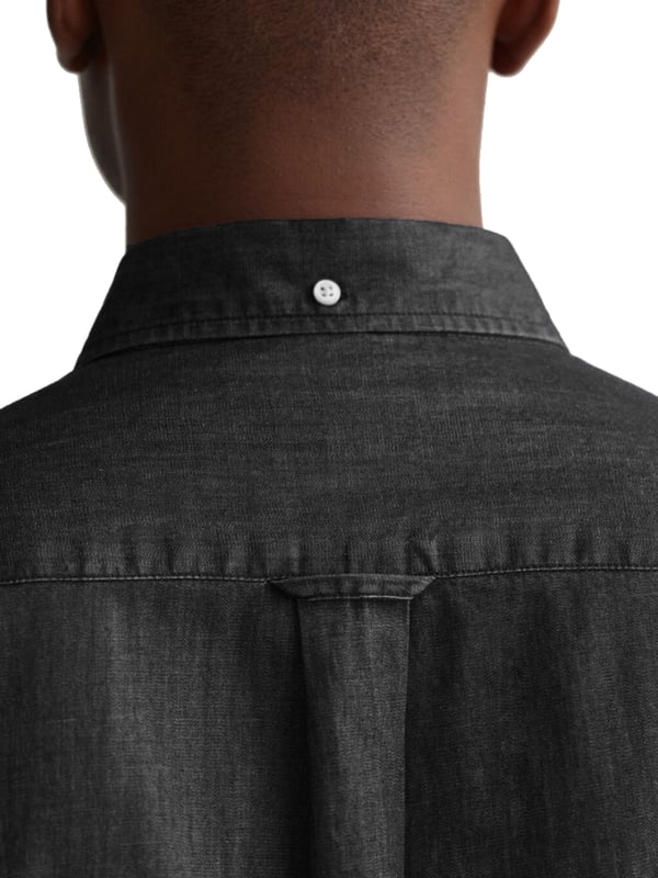Introducing Enzo Milano Men's Shirts: the epitome of luxury. Impeccably crafted with lightweight, breathable cotton, these Regular Fit shirts feature a sophisticated Button-Down Collar and Long Sleeves for a timeless look. Each shirt is adorned with the Enzo Milano Logo, embroidered on the chest for a touch of exclusivity