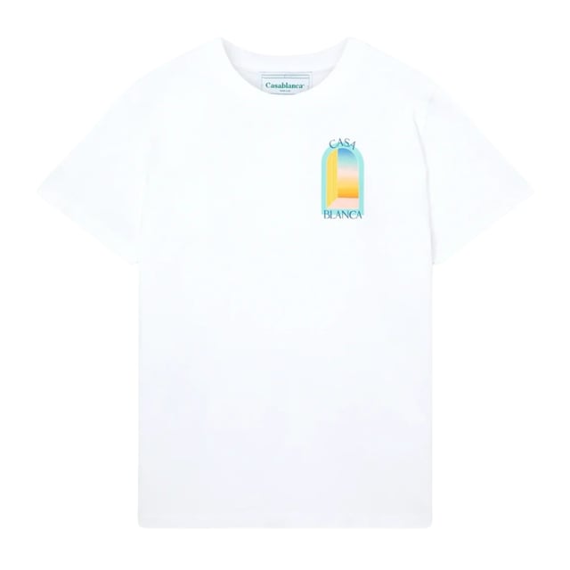 The L'Arc Coloré t-shirt is a short-sleeve design featuring the arch print in a pastel gradient colourway. Crafted from organic cotton, complete with a classic ribbed crew neck and designed for a relaxed fit.