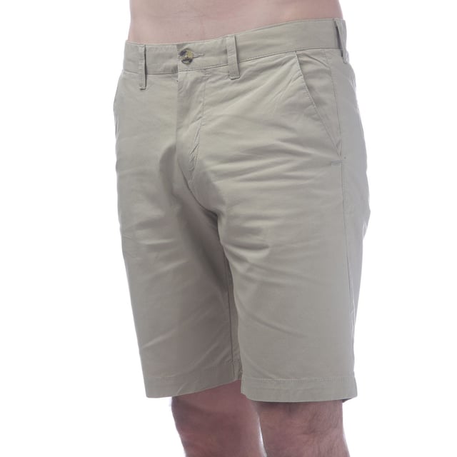 Mens Timberland Topsfield Twill Chinos Shorts in beige.- Button and fly closure.- Side pockets.- Back pockets.- Comfort stretch.- Regular fit.- 97% Cotton  3% Elastane.- Ref: A2DRXDH41